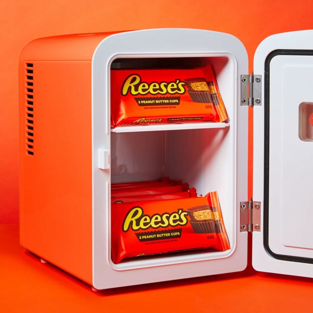 REESE'S Milk Chocolate Peanut Butter Cups, Candy Packs, 1.5 oz (36 Count) - Image 6