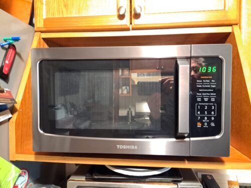 TOSHIBA ML-EM45PIT(BS) Countertop Microwave Oven with Inverter Technology. Kitchen Essentials. Smart Sensor. Auto Defrost. 1.6 Cu.ft. 13.6 Removable Turntable. 33lb.&1250W. Black Stainless Steel photo review